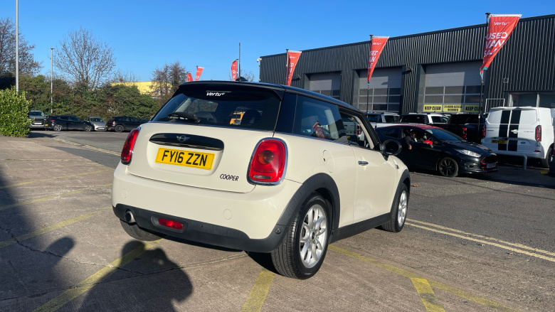 MINI Hatchback 1.5 Cooper 3dr Petrol Hatchback
